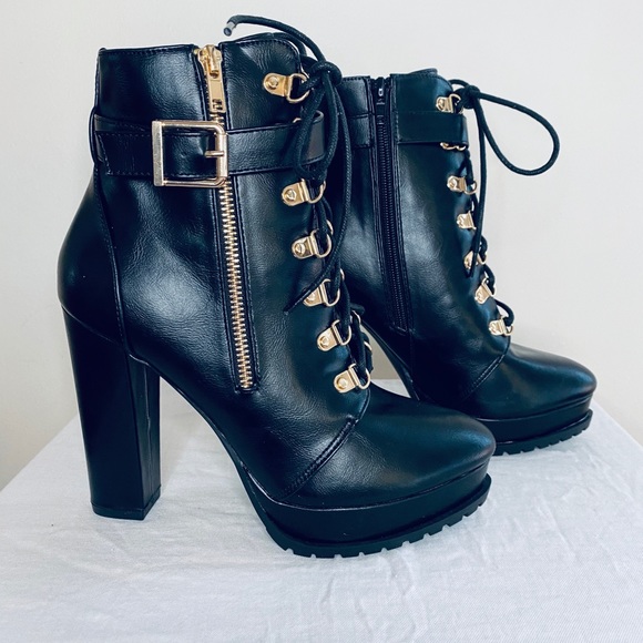 NIB | Boots - Picture 1 of 4
